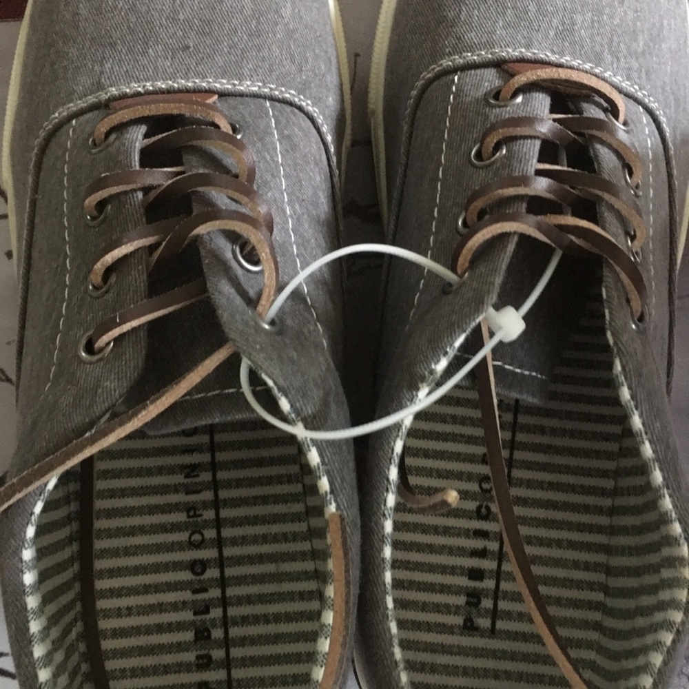 Shoe - Picture 4 of 5